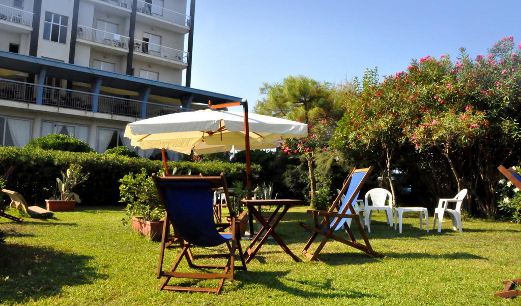 Albergo Riviera Spineta Battipaglia Eksteriør billede