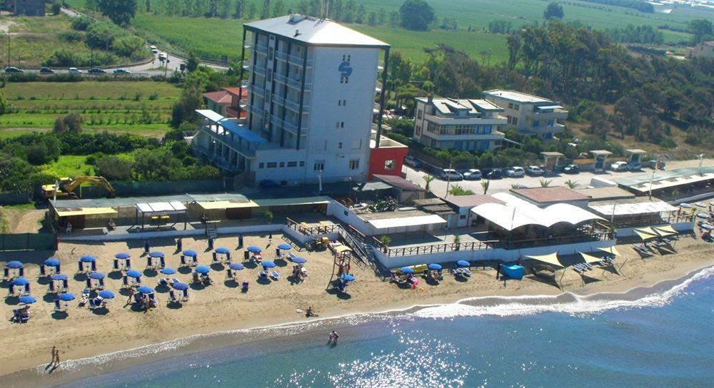 Albergo Riviera Spineta Battipaglia Eksteriør billede
