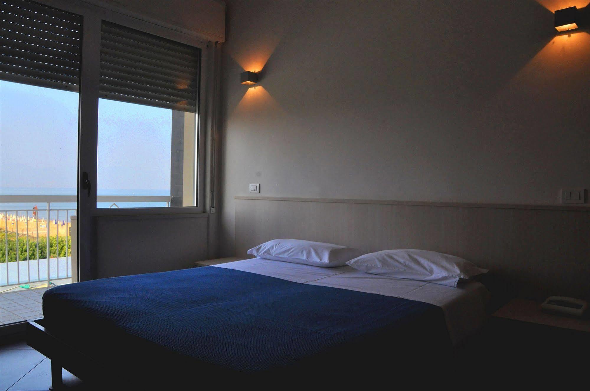 Albergo Riviera Spineta Battipaglia Eksteriør billede