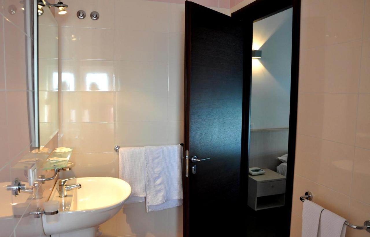 Albergo Riviera Spineta Battipaglia Eksteriør billede