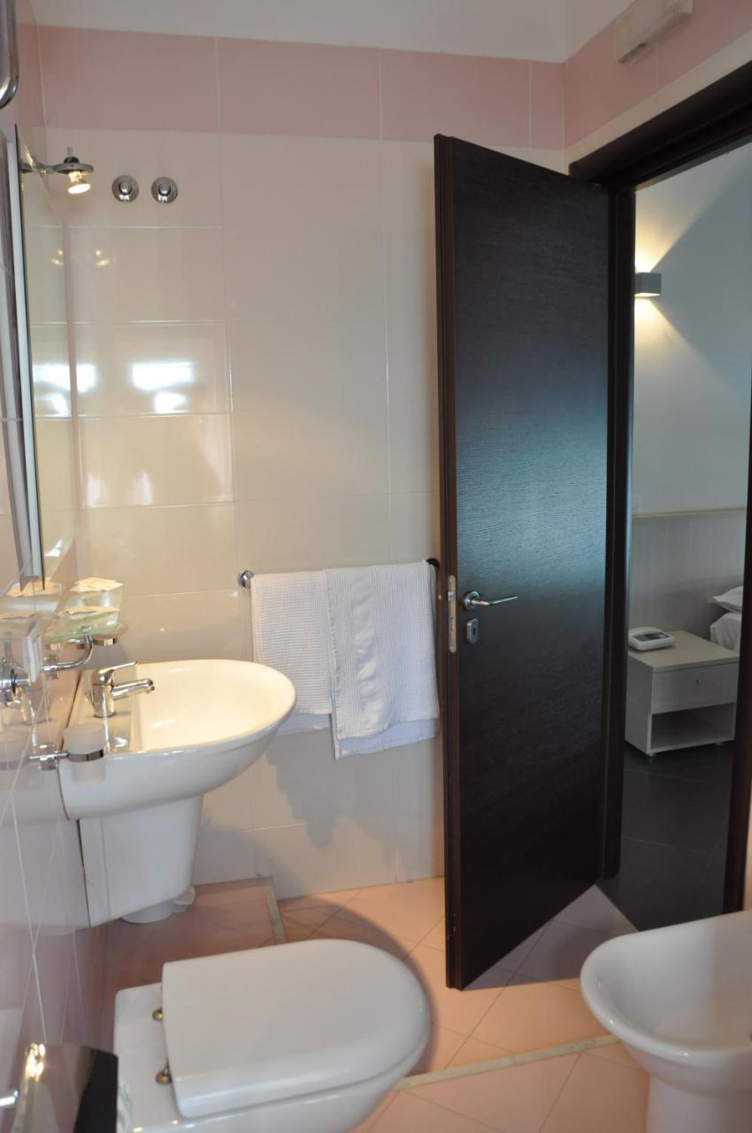 Albergo Riviera Spineta Battipaglia Eksteriør billede